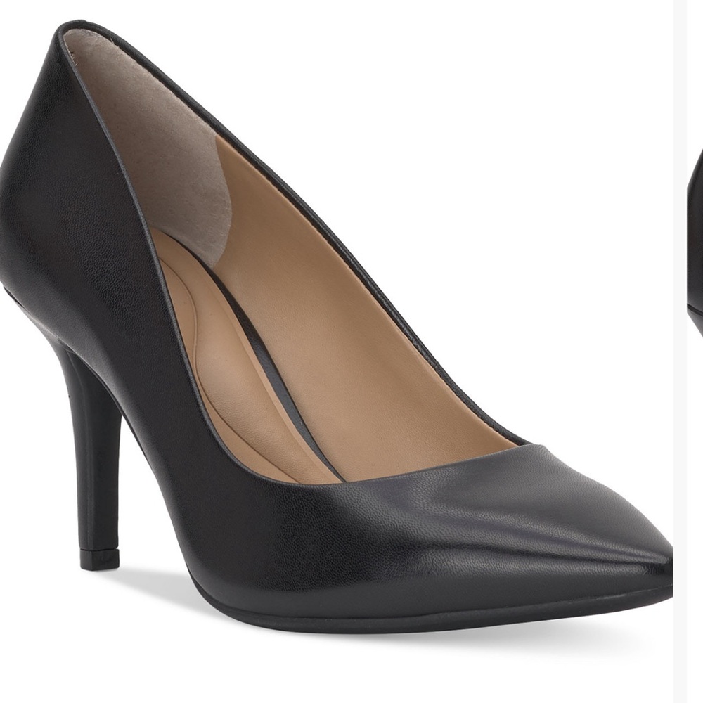 INC International Concepts Zitah Pumps - Black Patent Leather size 9 Wide